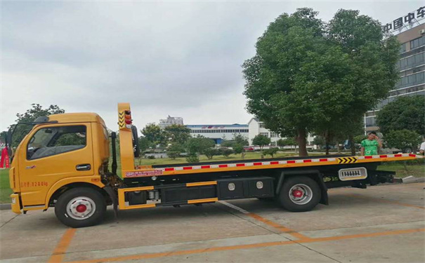 长沙定远24小时拖车救援电话号码，定远道路救援公司怎么收费的